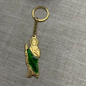 Llavero de San Judas Tadeo - Gold-Toned Keychain with Green Accents and Chain Attachment