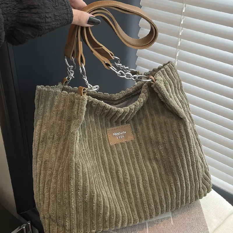 Retro casual corduroy material autumn and winter tote bag, fashionable high-end letter pattern daily commute easy to match shoulder bag, Stylish tote bag, Trendy Commuting Bag, Fashion Patterned Bag, Daily commuting bags