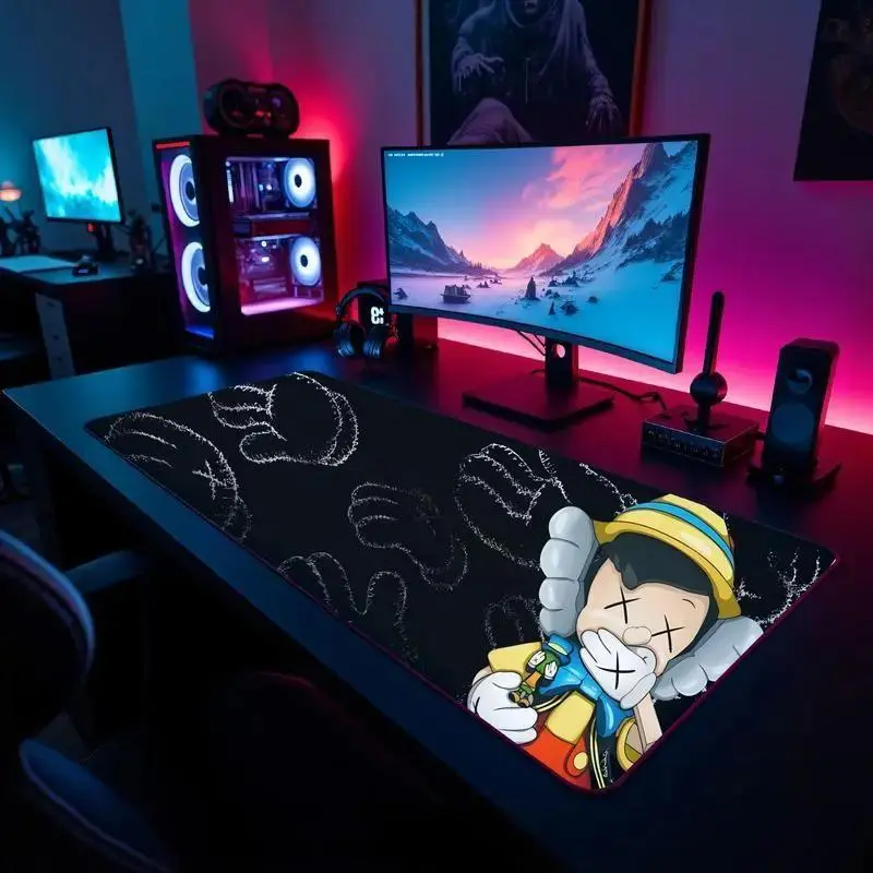 Hypebeast Cartoon Figure Desk Mat, Extra Large Gaming Mouse Pad, Extended Keyboard Desk Pad, E-Sports Desk Accessory, Aesthetic Gamer Room Decor, Gift for Boys & Streamers 🎮🔥