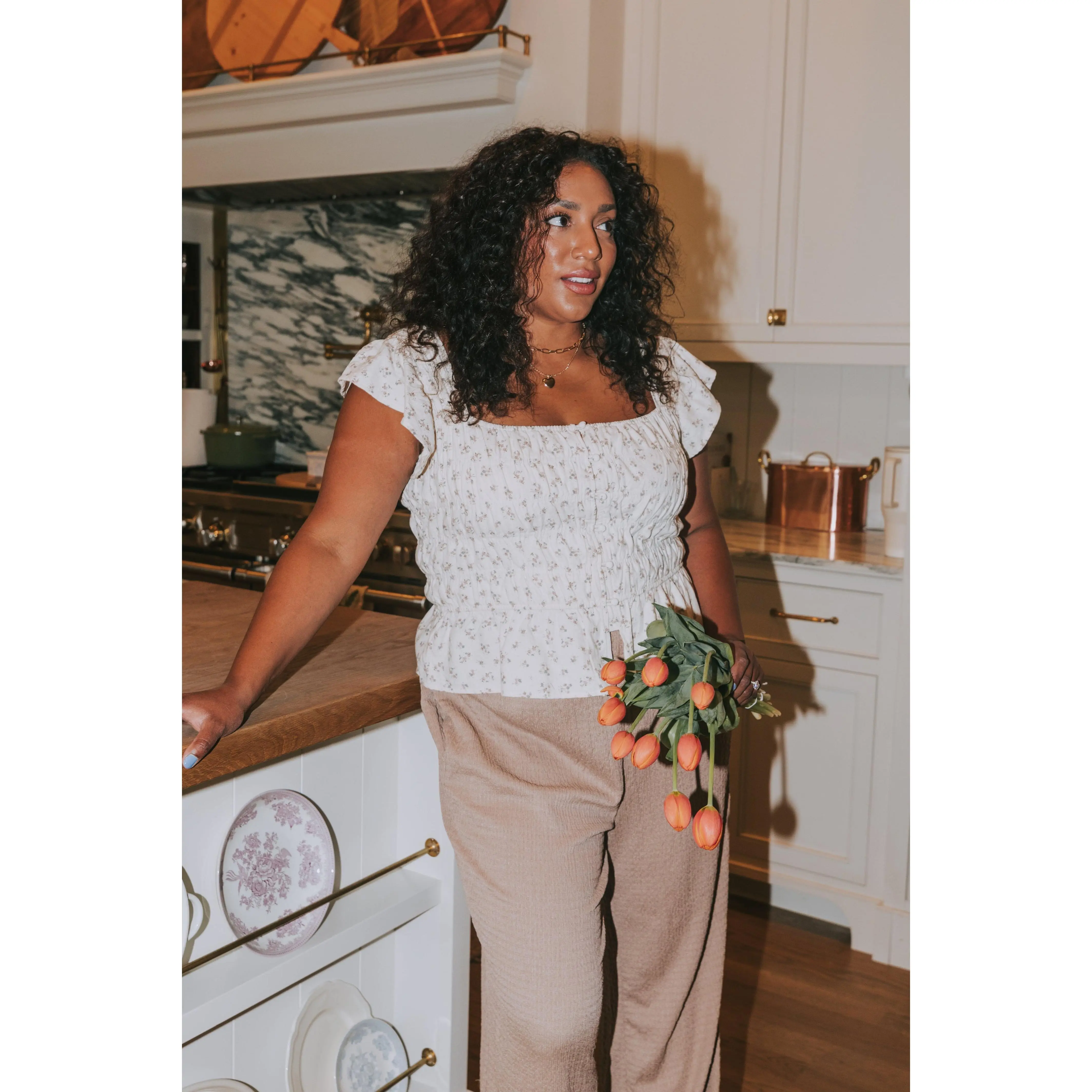Lady's Plus-Size Casual Blouse, Floral Frill Design, Ruched Details, Comfortable Fit, Print