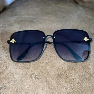 Couture High Fashion Shades with Golden Bee Emblem