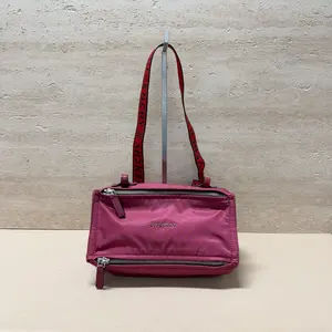 Pre-owned Givenchy Nylon Shoulder Bags 7.8'' R2109 Shoulder Bag C1857692709 0320 T2 Ella