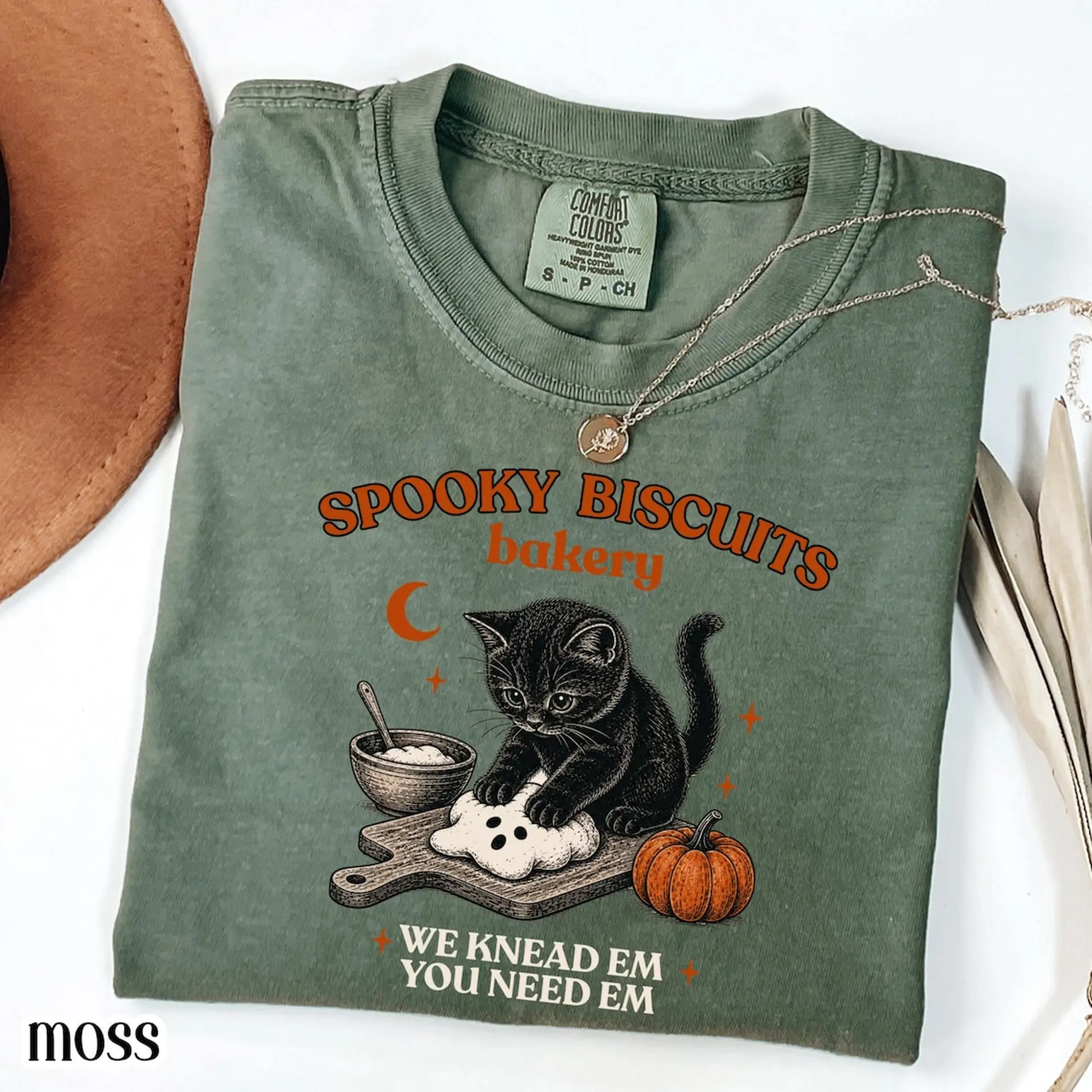 Comfort Colors Kitty Biscuits Shirt Spooky Season Tee Black Cat Halloween Fall TShirt Vintage Baking Pumpkin T-Shirt Cat Lover Fall Gift