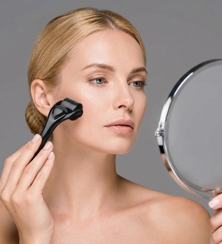 Derma Roller for Beard and Face Skin, Microneedle Roller for Women & Men – Safe, Easy to Use, 0.25mm