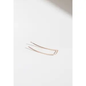 Essentials Single ear Climber | Medium