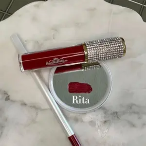 #48 Rita matte lip kit