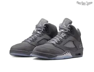 Classic Grey High-Top Athletic Shoes, Premium Suede & Mesh Construction, Light Blue Accent Sole, Shock-Absorbing Midsole, Secure Lace-Up Closure, Versatile Footwear for Street Style & Casual Wear
