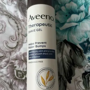 Product Review of Therapeutic Shave Gel with Oat for Dry Skin from a**🐚