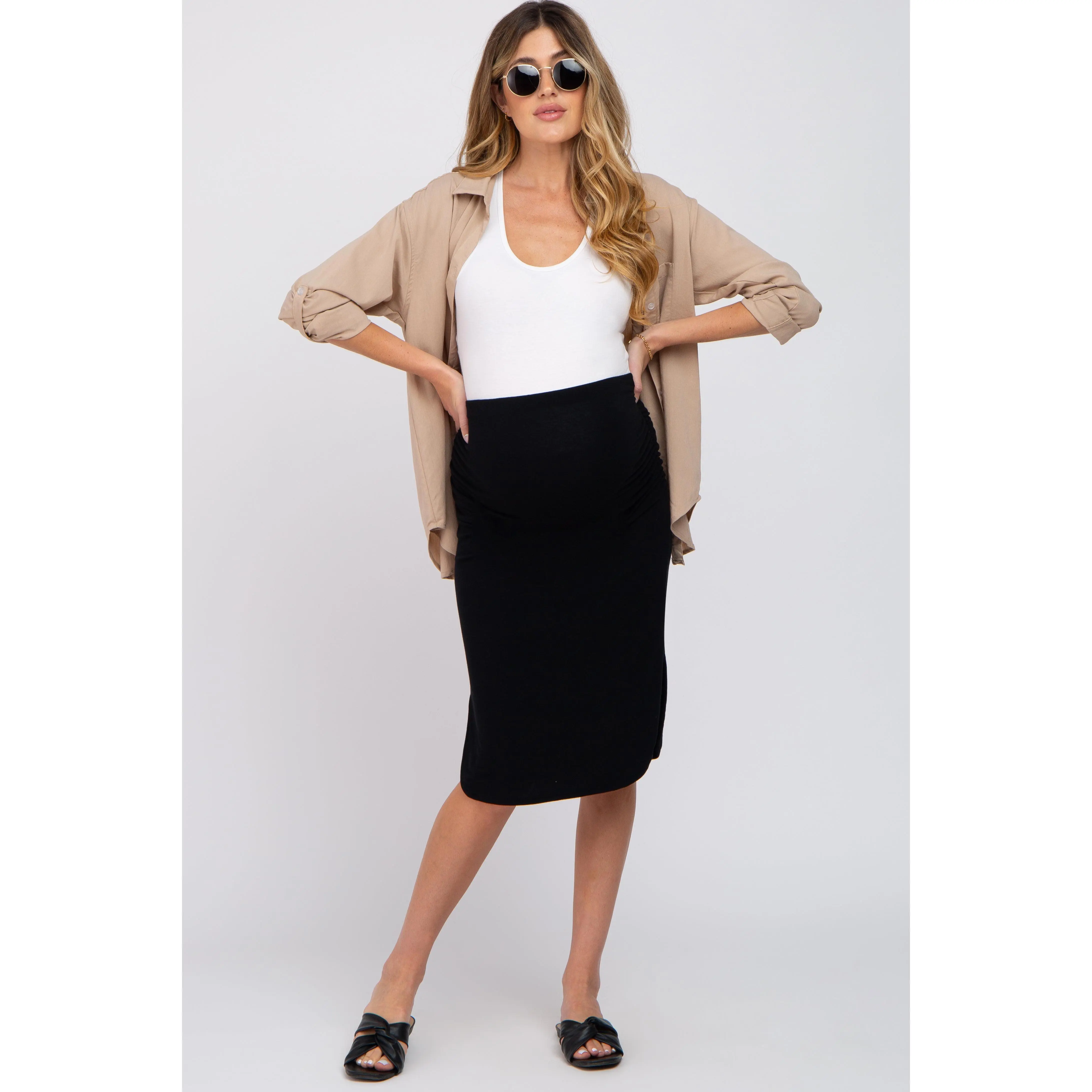 Women's Black Solid Fabric Ruched Side Slits Round Hem Prenatal Maternity Skirt, Maternity Clothes for Expecting Moms, Prenatal Maternity Clothing
