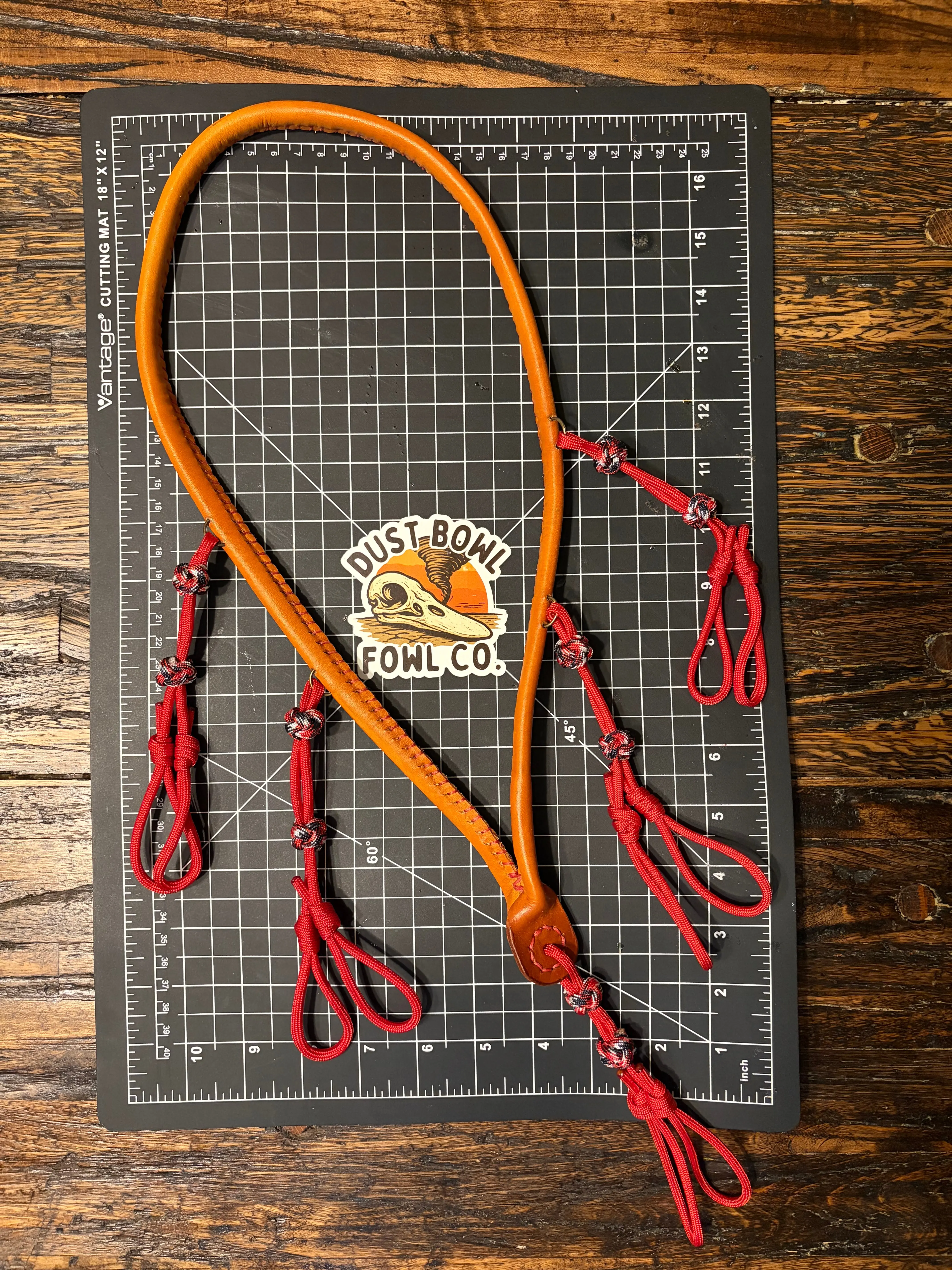 Leather x paracord hybrid lanyard - Saddle Tan & Red