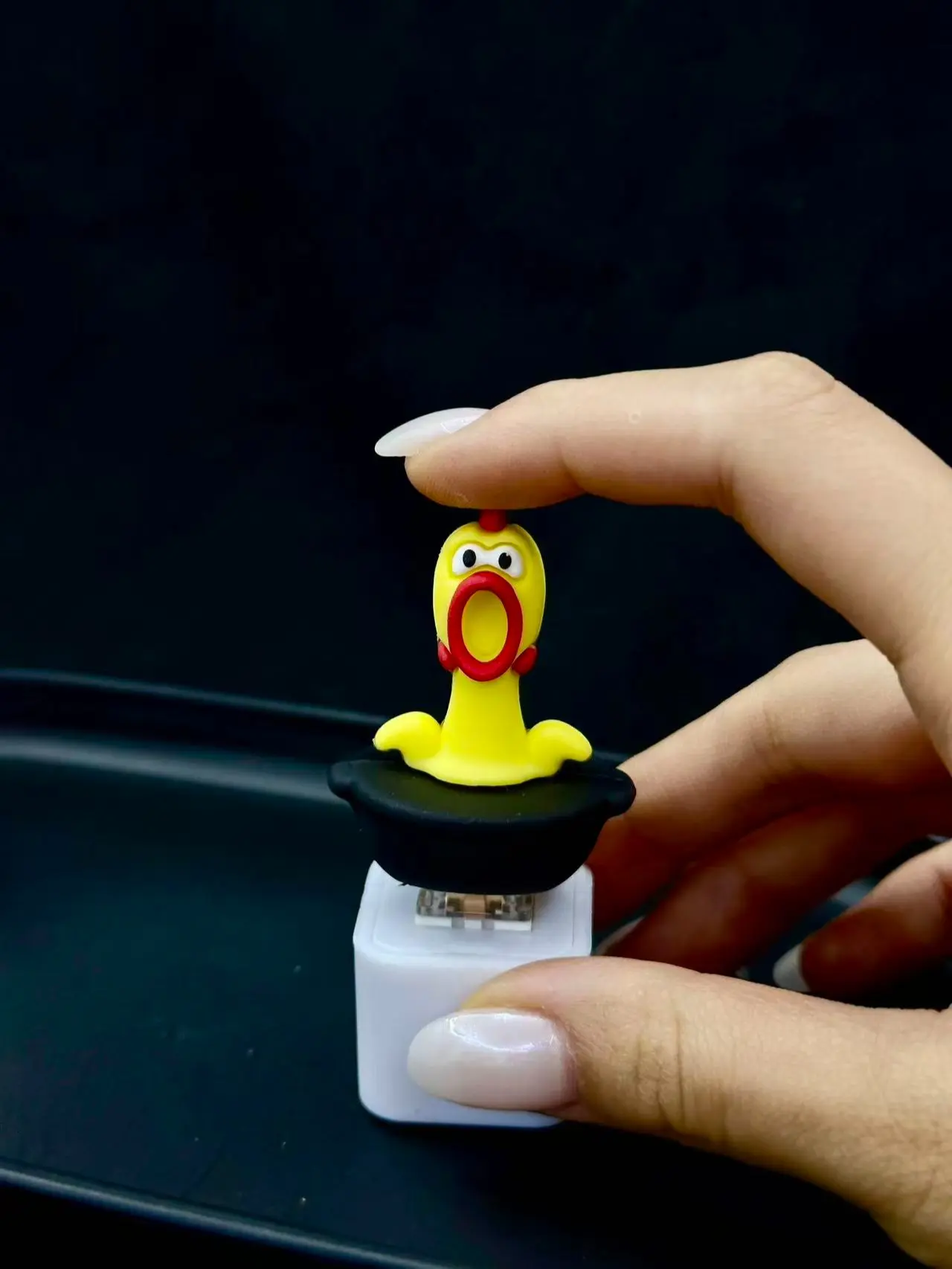 Trendy Cute Animal Keychain with Backlit Color-Changing LED & Sound Button - Compact Unisex ABS Plastic Stress Relief Fidget Toy, Cool Keychains, Trendy Cute Keychain