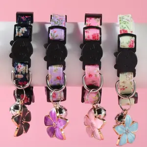 [Floral Charm Collar] Floral Charm Pet Collar, Adjustable Safety Buckle Cat Collar, Polyester Material, Small Dog & Cat Compatible, Pet Accessories, Cat Collar with Flower Pendant
