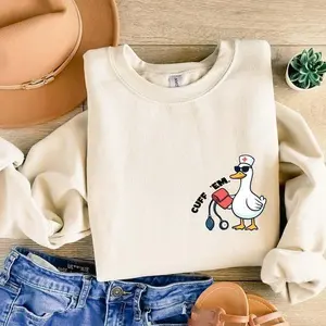 Gildan Cute Goose Nurse Sweatshirt, Funny Nurse Practitioner Pullover, Cozy ER Nursing Crewneck for Medical Workers, Adorable Graduation Gift