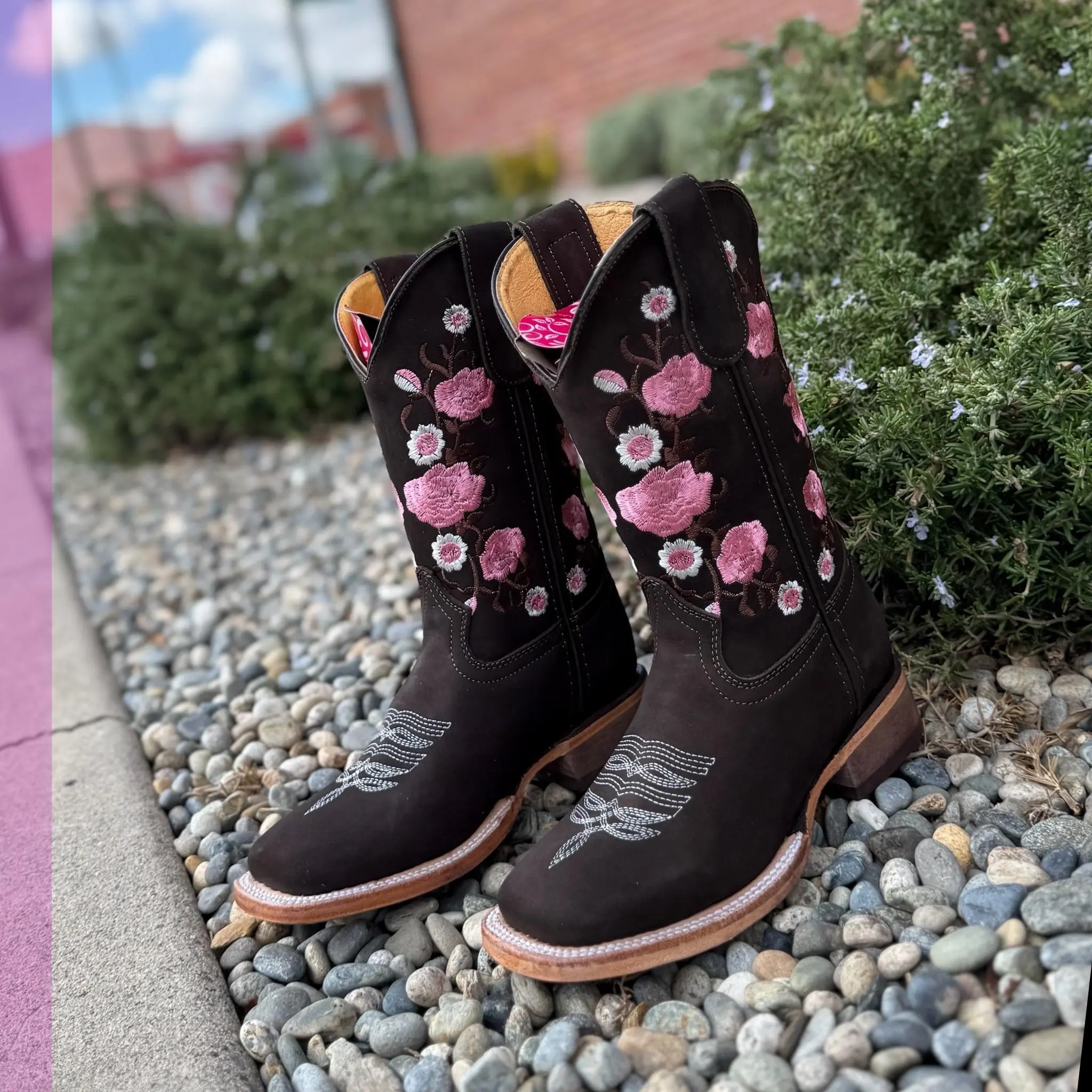 428 Botas Vaqueras para Mujer /  Cowgirl Boots Lady's Square Toe Nobuck Leather Dark Brown Pink Roses