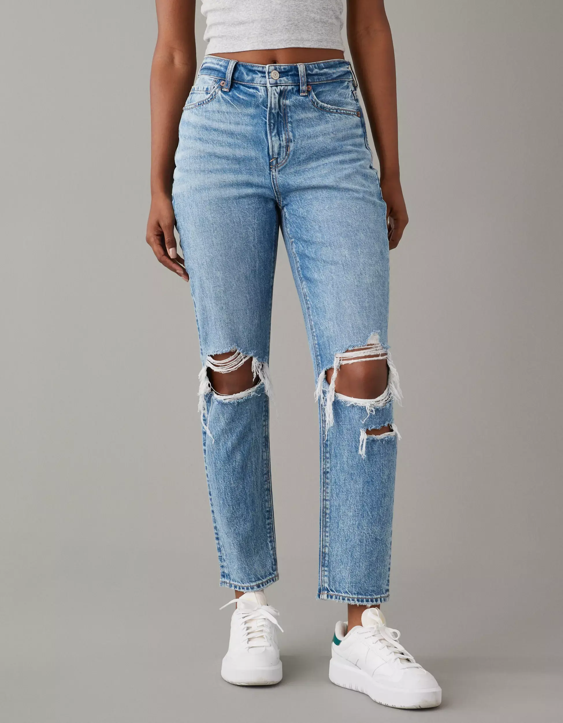 American eagle Strigid Ripped Mom Jean