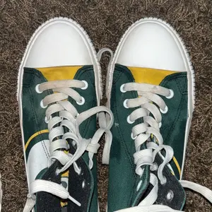 Product Review of SneakERASERS️ Instant Shoe Cleaner: 10 Pack from s**3