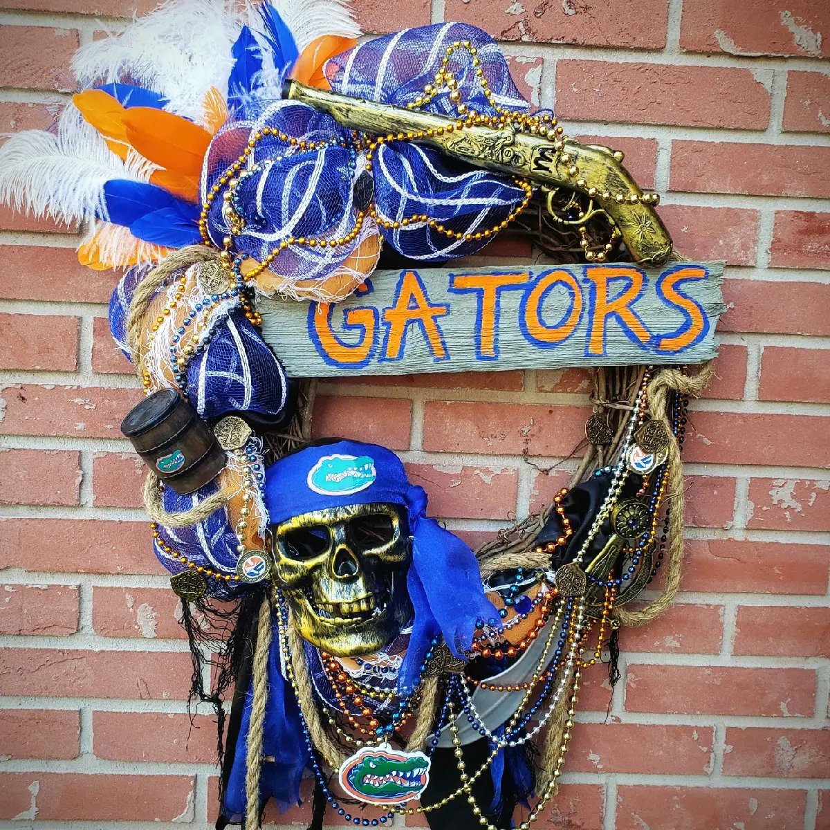 Gators Wreath Feathers Decor Hanging Scarf Wood