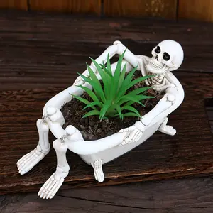 1pc Bathtub Skeleton Planter, 6.37-inch Creative Halloween Decoration Skeleton Bathtub Planter with Drain Hole, Suitable for Bathroom Soap Rack/Bonsai Decoration Planter/Small Home Storage Skeleton Bathtub, Creative Outdoor Halloween Scene Arrangement