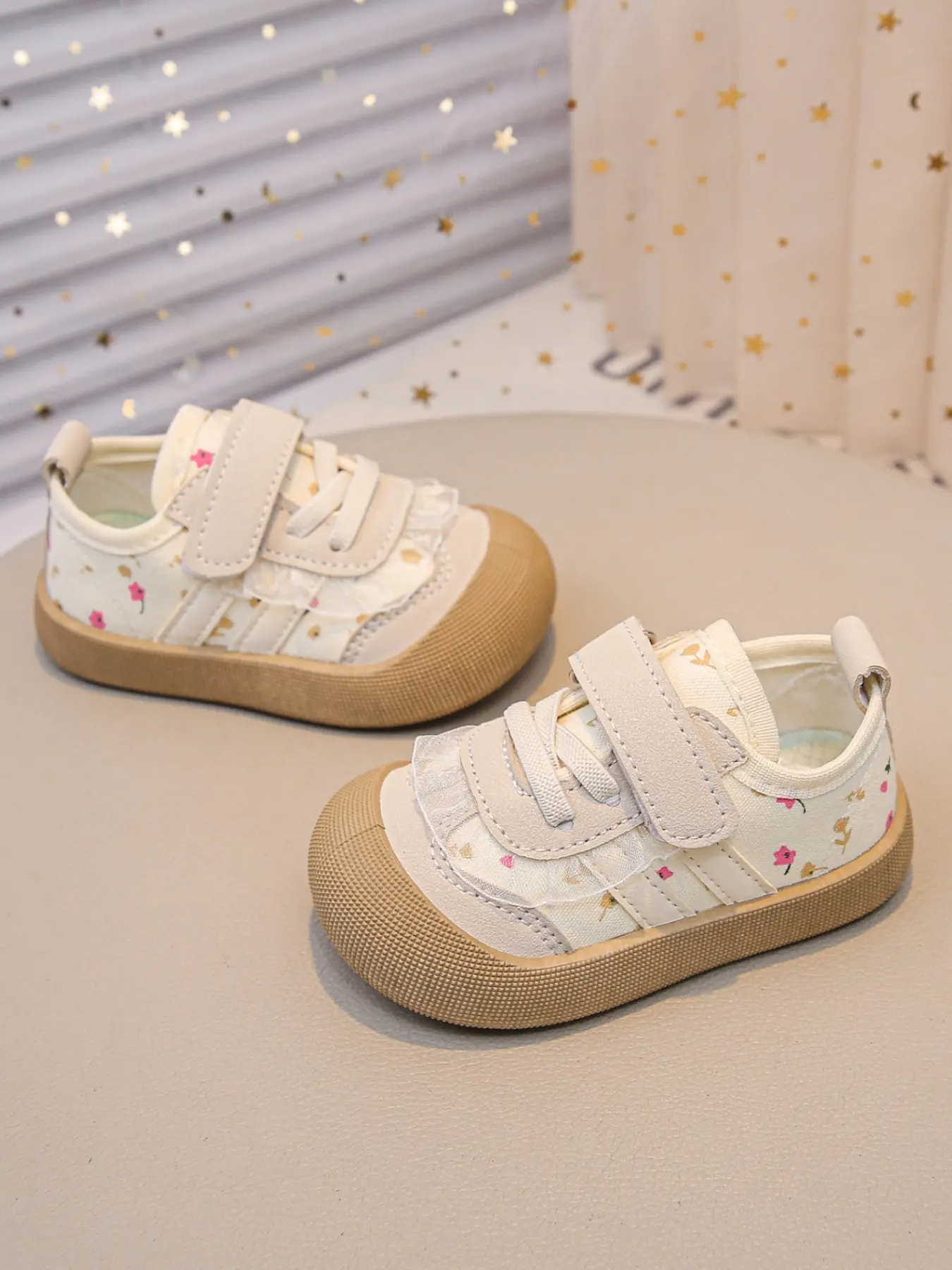 2026 New Stylish Floral Toddler Walking Shoes, Lace Decor Magic Strap and Lace Dual Design, Anti-Collision Soft Sole Slip-Resistant Sneakers for Kids