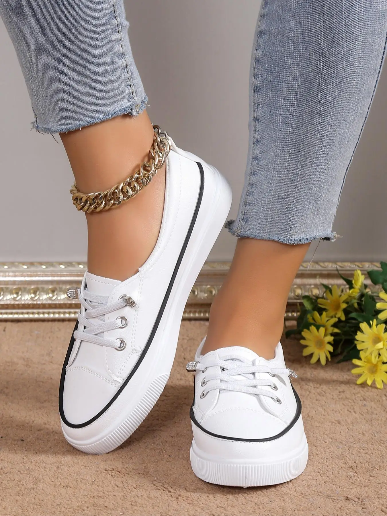Women's Fashionable Plain Lace up Low Top Sneakers, Casual Comfortable Breathable Contrast Binding Shoes for Daily Wear, Outdoor Sports