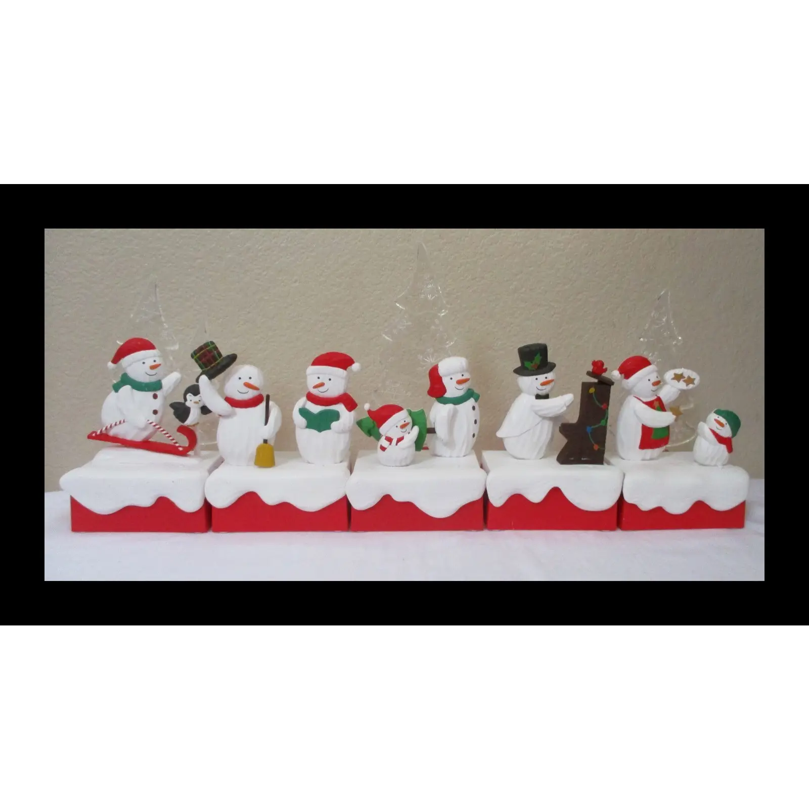 Hallmark Snow Many Memories Singing Snowmen with Light Up Tree Set NEW