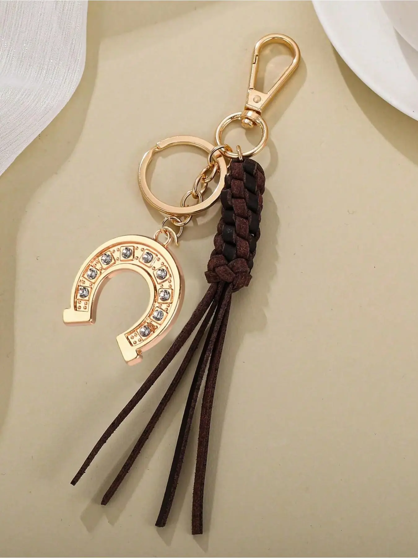 Western Cowboy Style Keychain Horseshoe Keychain Fashionable Car Key Chain Minimalist Lucky Horseshoe Gold Keychain Creative Small Gift Equestrian Themed Holiday Gift Teacher's Day Gift Y2K Bag Charm Keychain For Bags Purse Charm Keyring
