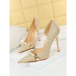 Luxurious Vintage Pearl Metal Chain Stiletto High Heels, Pointed Toe PU Leather, Spring & Fall Fashion Casual Shoes, Office Commute Party Wear, Classy Elegant, Stylish, High Heeled Shoes, Pointed Toe Pumps