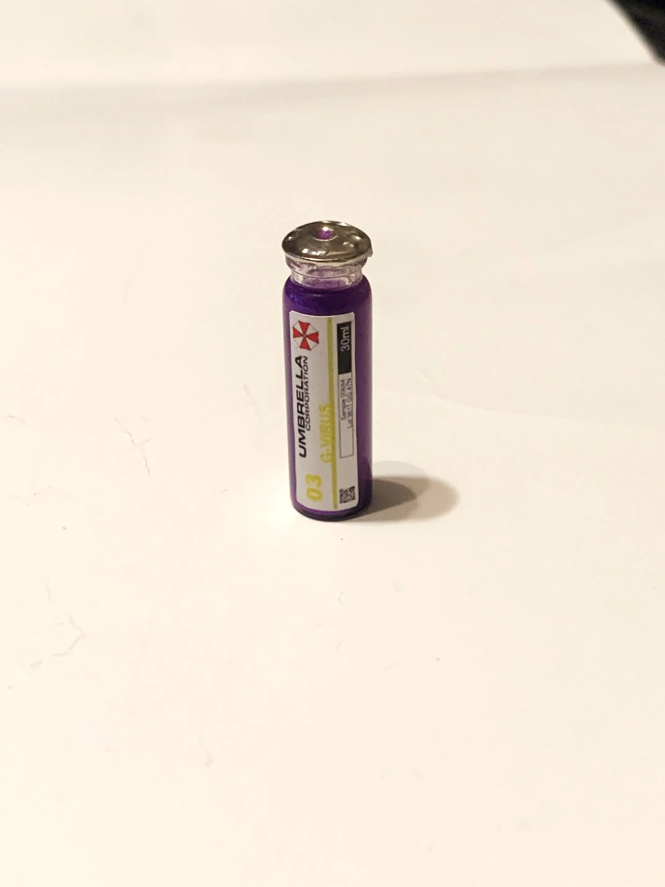 Resident Evil 2 G-Virus Vial - 1.5in Mini Replica - Metal Storage