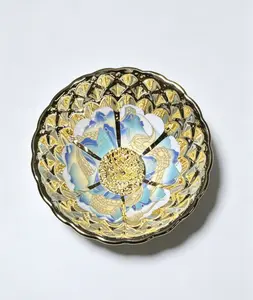 12     A cup that represents wealth and nobility  Teacup