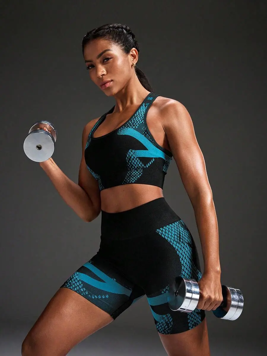 Women's Summer Gym&Fitness Seamless Sportswear Black And Blue Contrast Color Cropped Sports Bra Top And Fit Shorts Sports Set