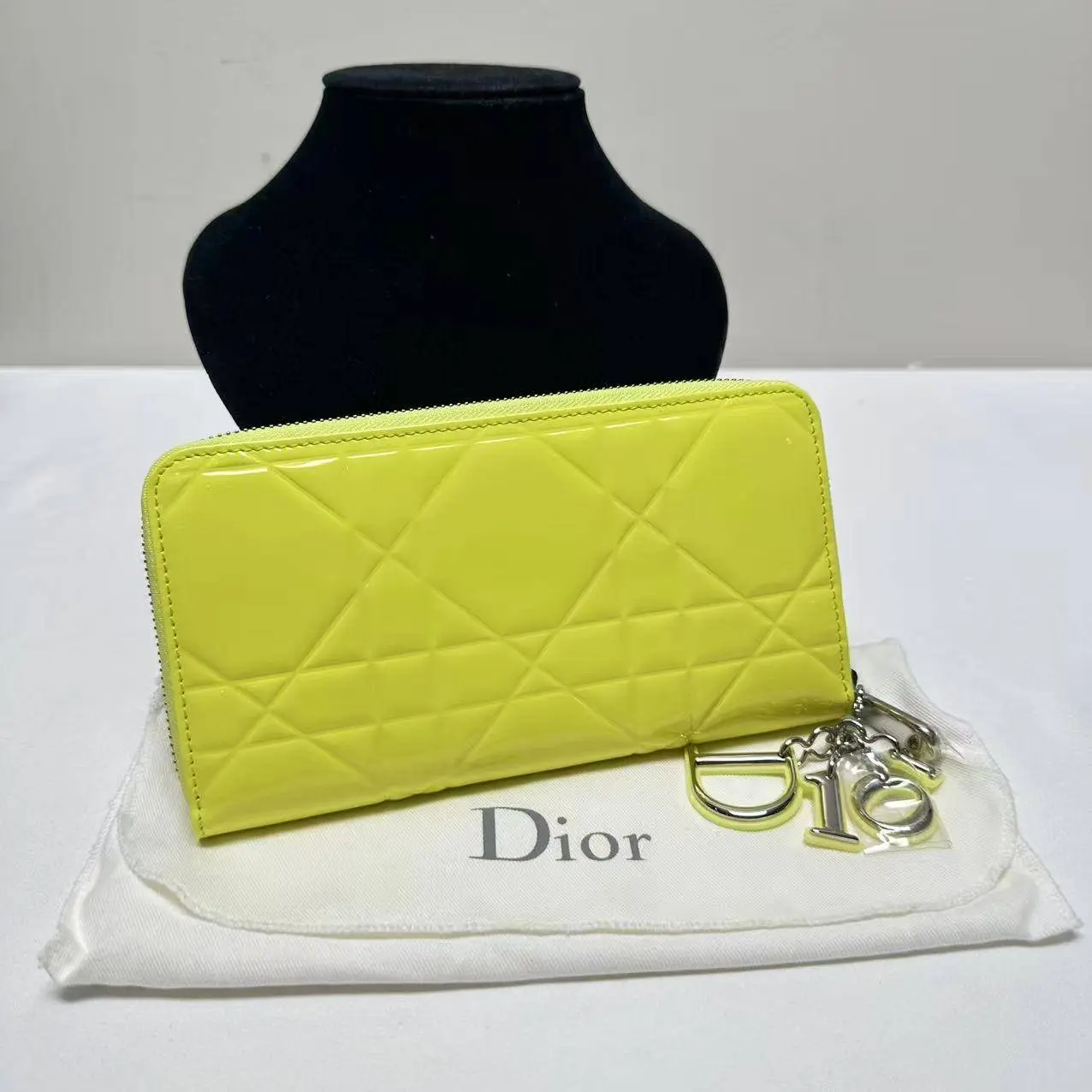 Pre-owned Dior Patent Small Leather Goods LadyDior Wallet Neon Yellow CPU1015