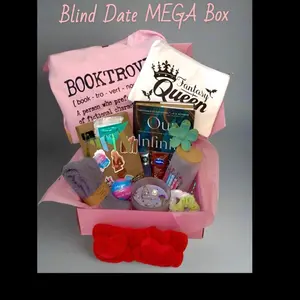 Blind Date With A MEGA Box (Special edition/hard cover/sprayed edges book)