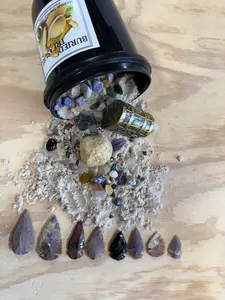 QUART ARROWHEAD MINING BUCKET - NATURAL CRYSTAL AND CRACKABLE GEODE