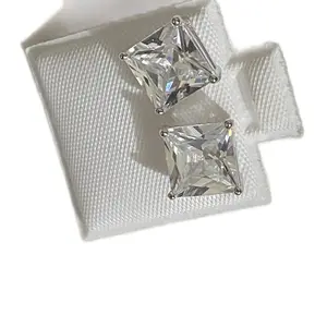 Aretes de Plata 925 Brillantes Joya Hermosa of Zirconias Sparkling Triangle Design Earrings Authentic Italian Silver Cubic Zirconia Modern Stylish Design