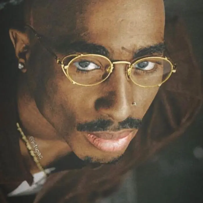 Gold Metal Full-Rim Casual Glasses - 2Pac Legend-Inspired Round Frames, Lightweight Lenses, Retro Look Unisex Classic Eyewear for Everyday Use