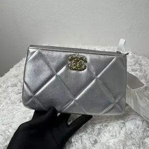 Pre-owned CHANEL Quilted Clutches & Wristlets 19 small pouch