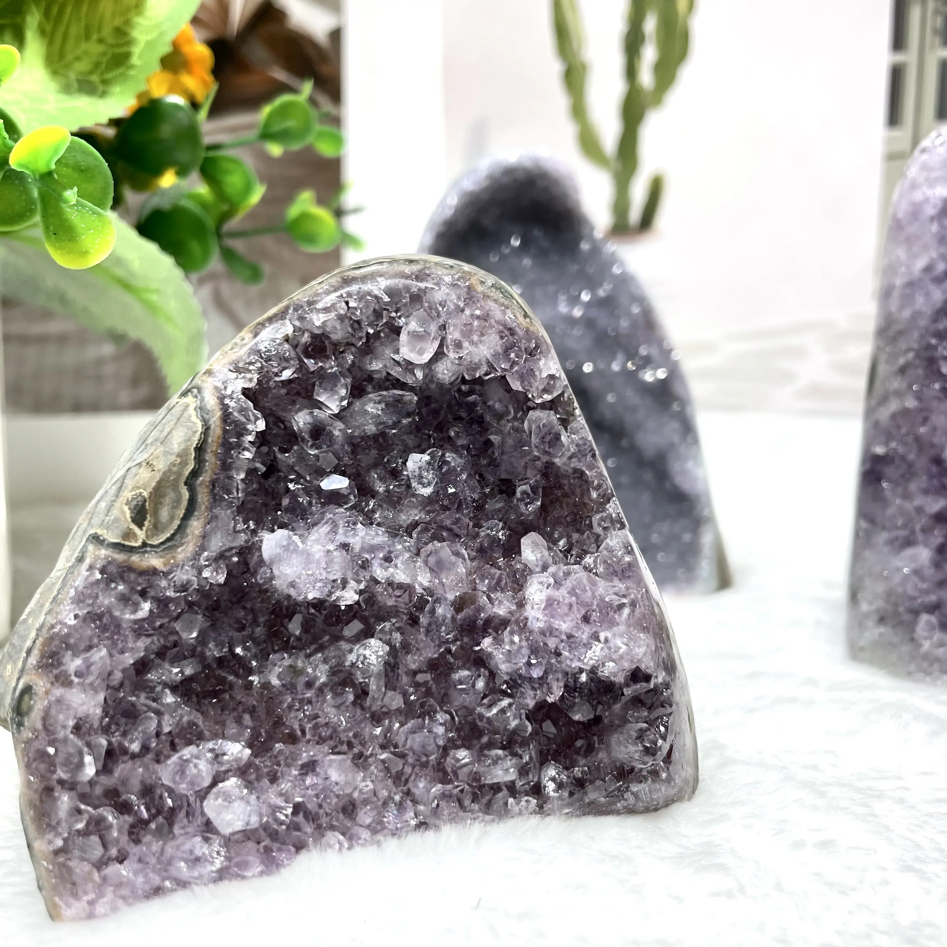 IG Crystal Natural Amethyst Geode Cave Healing Crystal Stones Rock Cluster Druzy