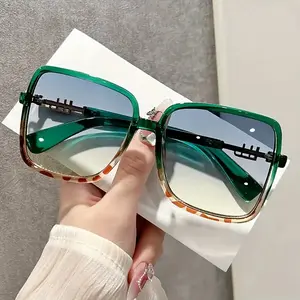 1970s Retro Oversized Full Rim PC Glasses for Women - 2-Color Senior Personality Frames with UV Protection, Suitable for Party, Daily Wear