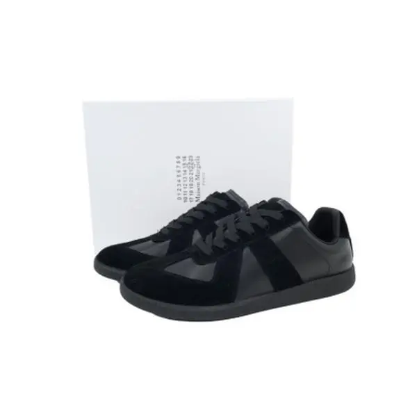 Full Rubber Sole Black Mixed Leather Sneakers Glossy Suede Panels For Office Casual Daily Wear