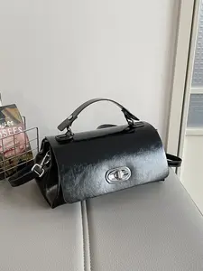 Elegant PU Crossbody Shoulder Bag for Women, Stylish Solid Design Ideal for All Seasons, Perfect for Travel & Daily Use