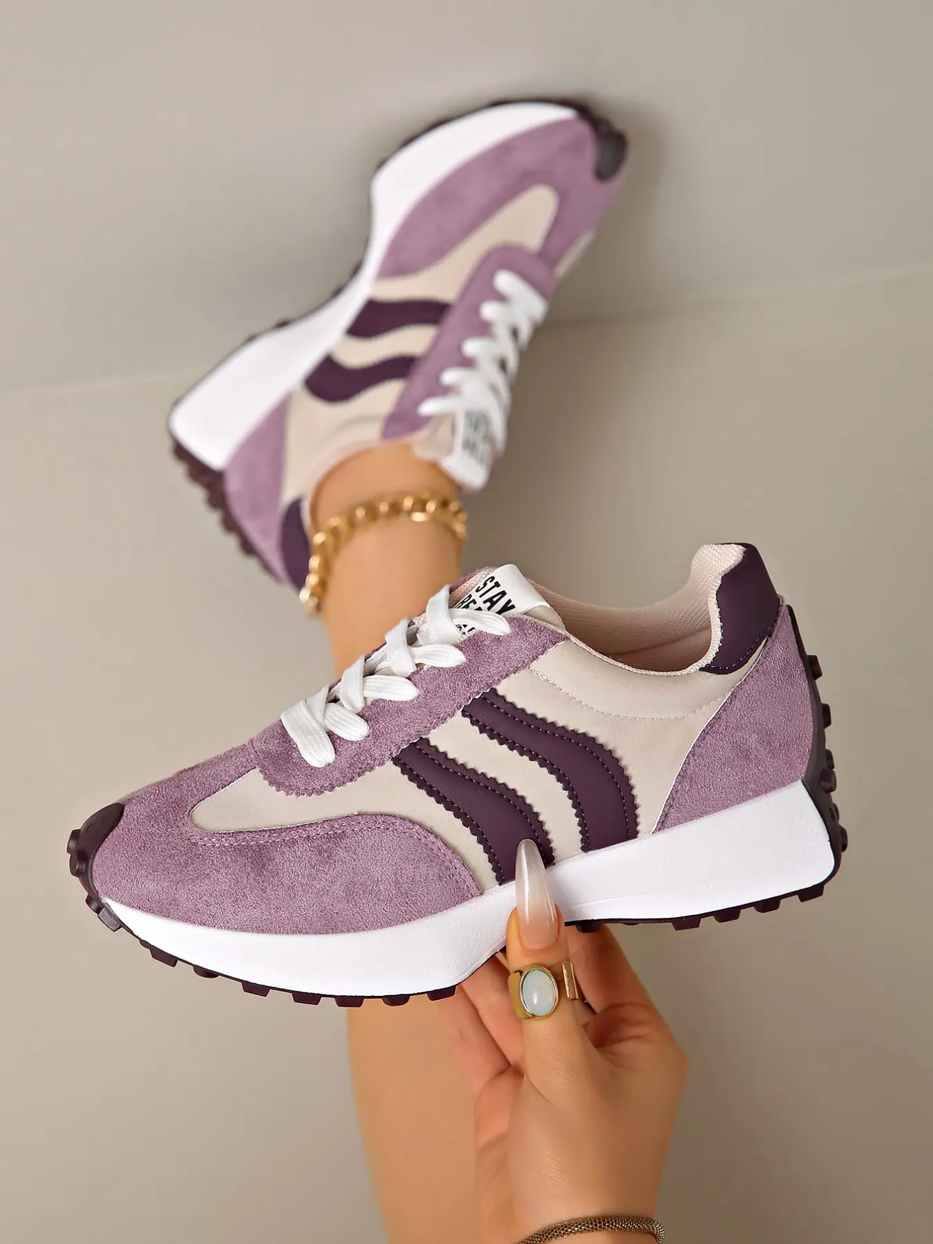 Women's Sporty Sneakers Spring Fall Casual Round Toe Low-Top Lace-Up Thick Sole Breathable Outdoor Shoes Thick Soled Sneakers