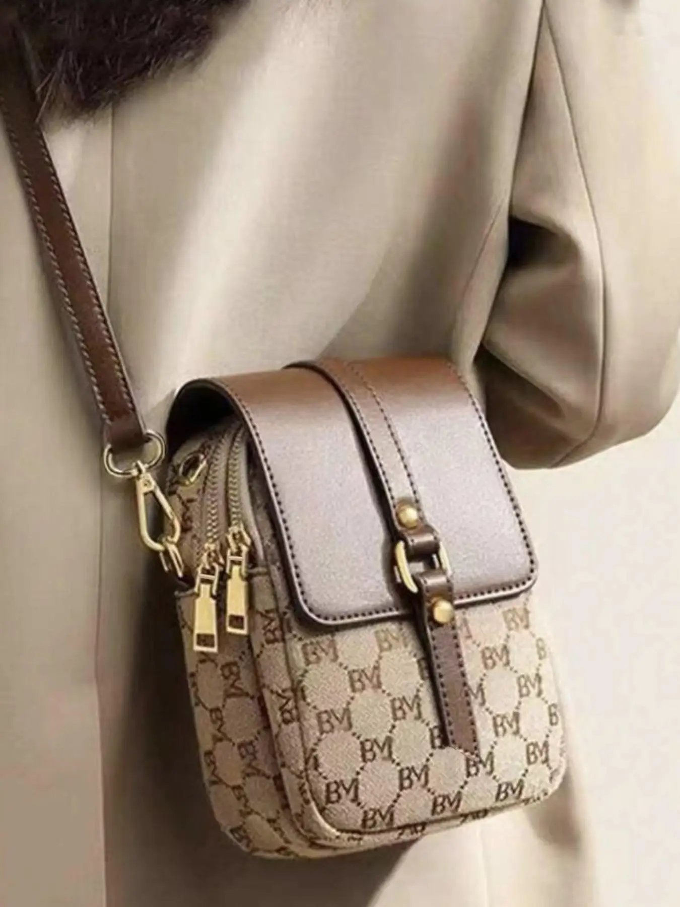 Women's Summer Elegant Letter All Over Print Crossbody Bag, Fashionable Zipper Design Crossbody Purse 2025 for Daily Use, Casual Trendy Versatile Comm