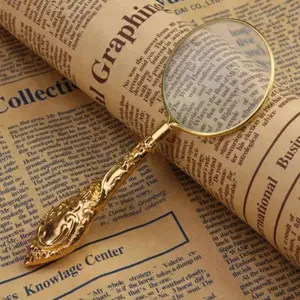 5x Handheld Magnifying Glass, Elegant Vintage Carving, High Clarity Lens, Convenient for Reading Books and Newspapers, Metal Pocket Magnifier, Desk Accessories, Portable Magnifying Glass