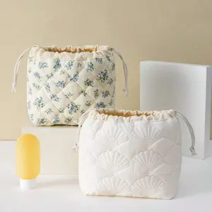 Embossed printed drawstring makeup bag, large-capacity drawstring makeup bag, multifunctional storage bag, toiletry bag, coin purse, square makeup bag, large-capacity makeup bag, large-capacity travel bag, Christmas gift, skincare bag