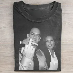 Gildan Men's Vintage Law & Order SVU Elliot & Olivia Round Neck Short Sleeve T-Shirt, Men's Clothing, Funny Graphic Tee, Streetwear Men's Shirts Top (Biker Black)