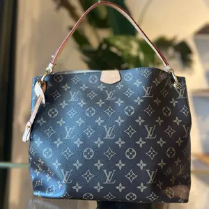 Pre-owned Suede Shoulder Bags LOUIS VUITTON Graceful PM Monogram Canvas Hobo Bag