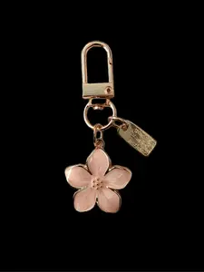 New Upgraded Metal Sakura Keychain, Lightweight Elegant Design, Tag Accessories, Suitable for Bags Car Keys Couples Holiday Gifts