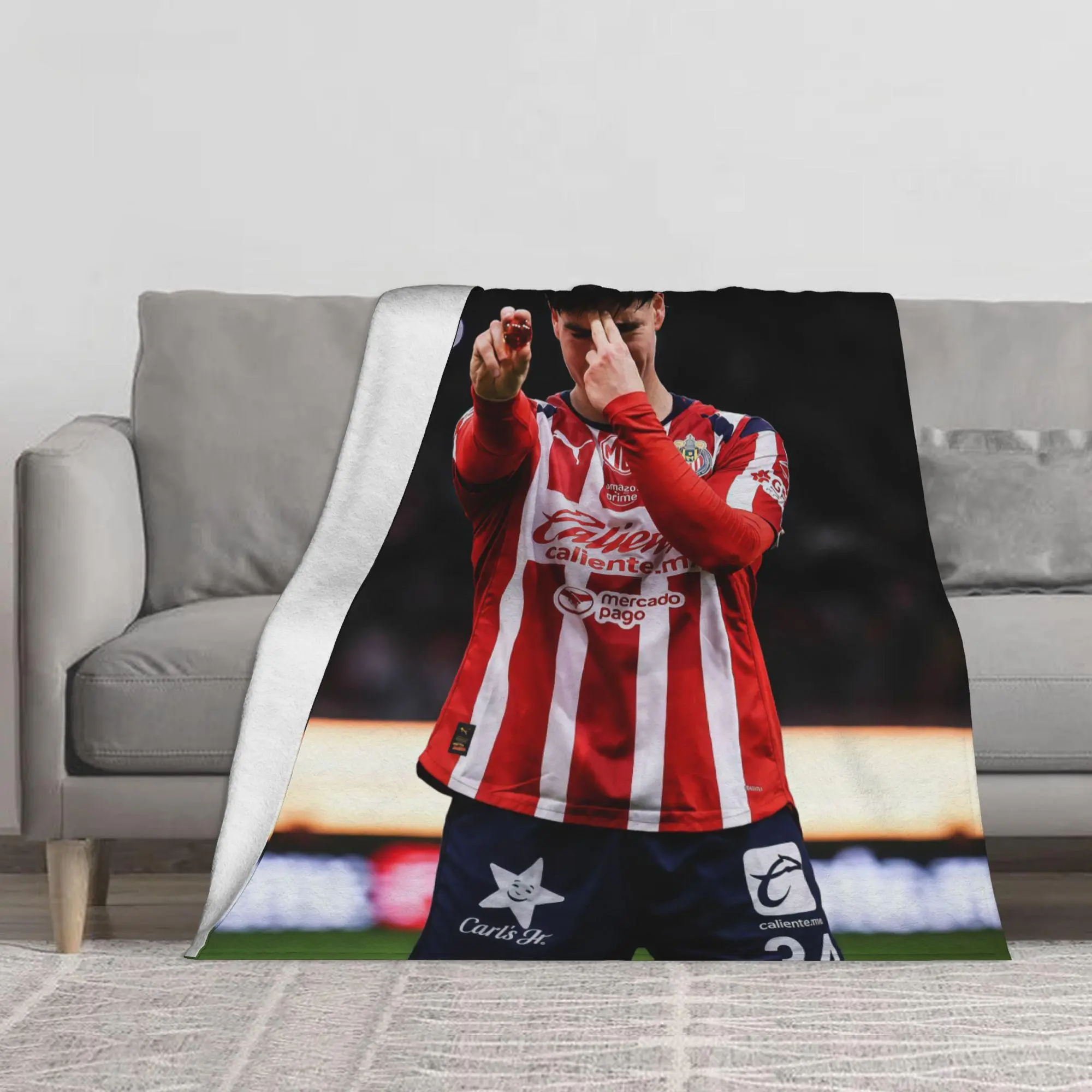 Chivas Guadalajara Liga MX Soccer Player Flannel Fleece Blanket, Multi‑Size Cozy Soft Plush Throw, Chivas Red‑White Striped Jersey Player Photo Printed Blanket for Couch Bed, Perfect Gift for Football Supporters