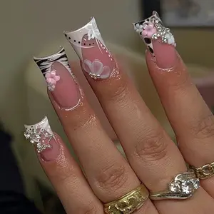 24 Pcs Duck Bill Nail Tips, 3D Flowers, Star Rhinestones, Polka Dots, Glossy Finish, Y2K Style, Reusable, Includes Jelly Glue & File, Glossy Fake Nails, DIY Nails Art