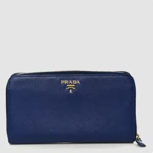 Pre-owned PRADA leather Clutches & Wristlets Logo Saffiano Zip Around Wallet JD066PR